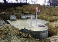 Celkový objem požární nádrže realizované v Rousínově je 72 m3. Instalováno trvalé sací potrubí DN100.
