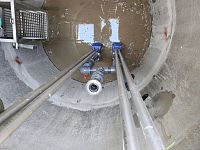 detailní reference, betonová čerpací šachta pro odpadní a dešťové vody s odlučovačem ropných látek, kosmonosy, db betonové jímky