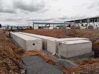 Kostelec nad Černými lesy, nádrže na záchyt hrubých nečistot, odlučovač ropných látek, požární nádrž, nádrž na užitkovou vodu, retenční nádrž, armaturní šachta, jímka na vyvážení, vodoměrná šachta, db betonové jímky